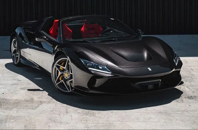 Butique de carros de luxo abre as portas em BC