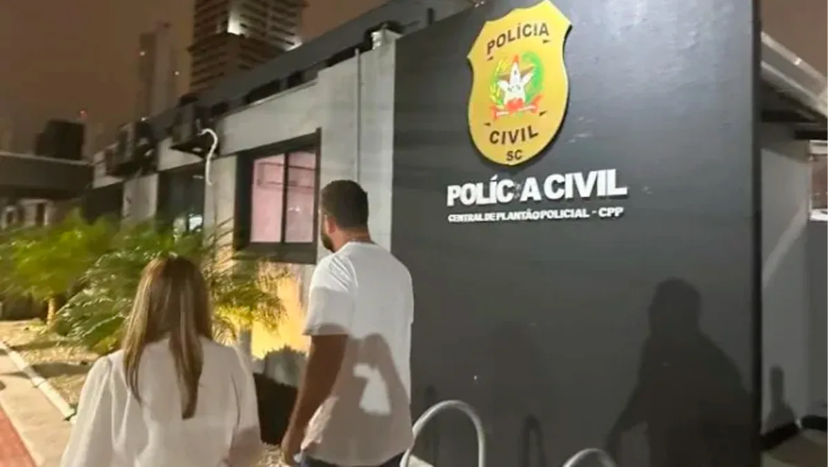 Sessão é suspensa de forma autoritária durante fala de Juliana Pavan